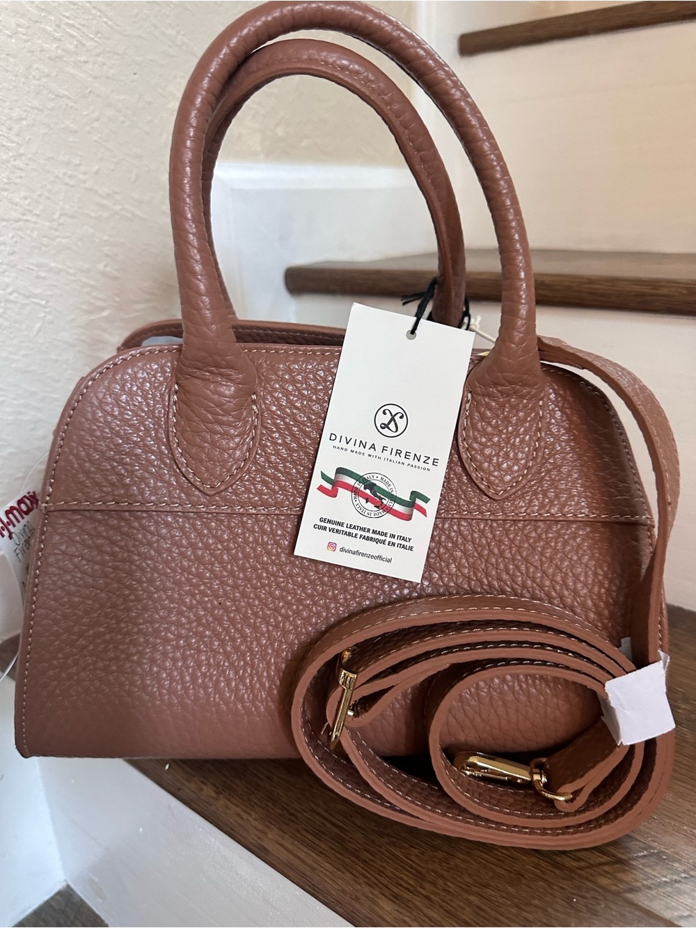 Divina Firenze Made in Italy Leather Mini Dome Shape bag NWT